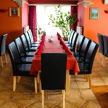 Faradt Vandor Panzio Konukevi Romhány