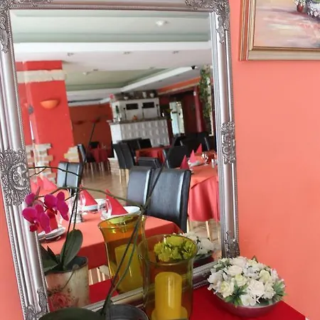 Faradt Vandor Panzio Romhány