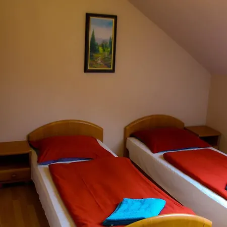 Faradt Vandor Panzio Konukevi Romhány