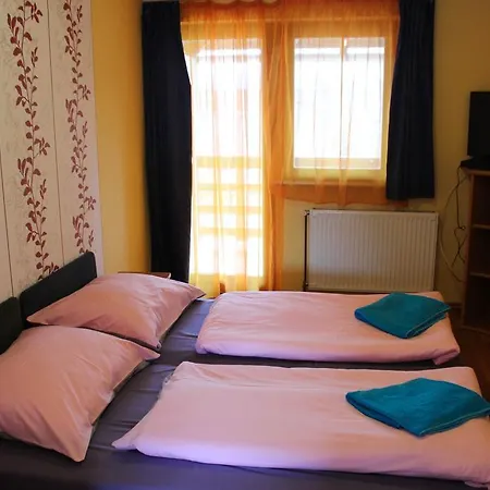 Faradt Vandor Panzio Romhány